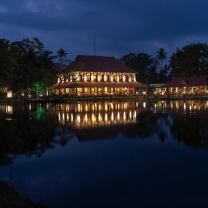 Taj Kumarakom Resort And Spa Kerala